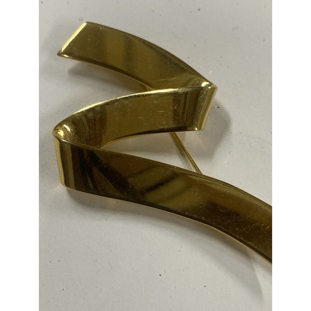 Lot 2 Vintage Monet Brooches Gold Tone Ribbon Curl Chain Link 1980s Signed